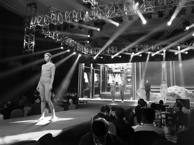 苍南针棉织业十年筑成宜山“中国内衣名镇”